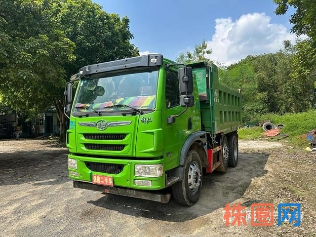 2021年一汽解放龙V前二后六提升桥自卸车