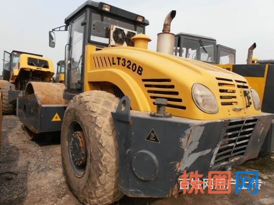 徐工品牌:20吨、22吨、26吨振动急售