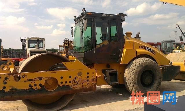 徐工品牌:20吨、22吨、26吨振动急售