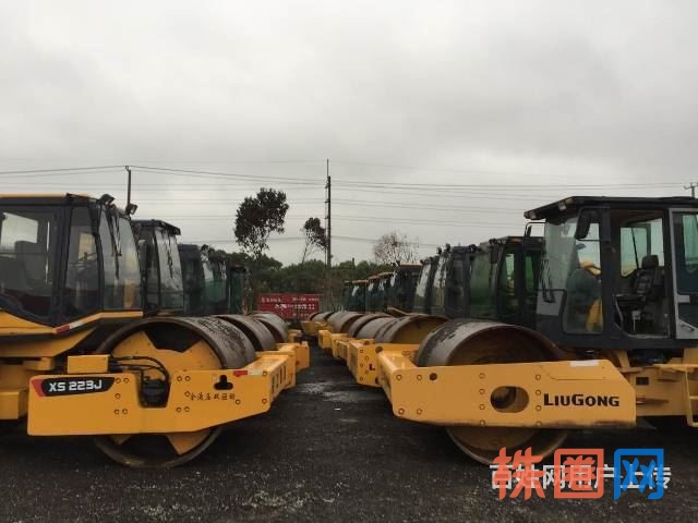 徐工品牌:20吨、22吨、26吨振动急售