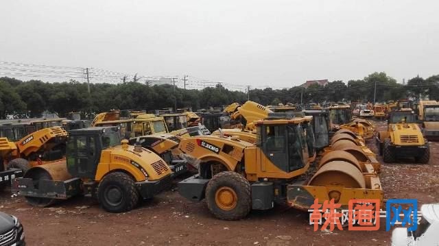 徐工品牌:20吨、22吨、26吨振动急售