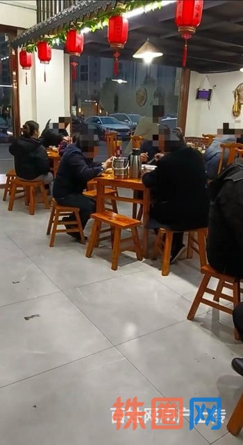 急转!低价转让地铁站大型小区出入口精装餐馆 10539