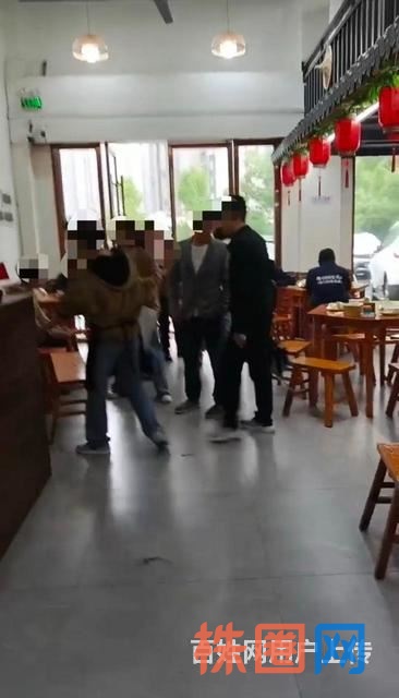 急转!低价转让地铁站大型小区出入口精装餐馆 10539