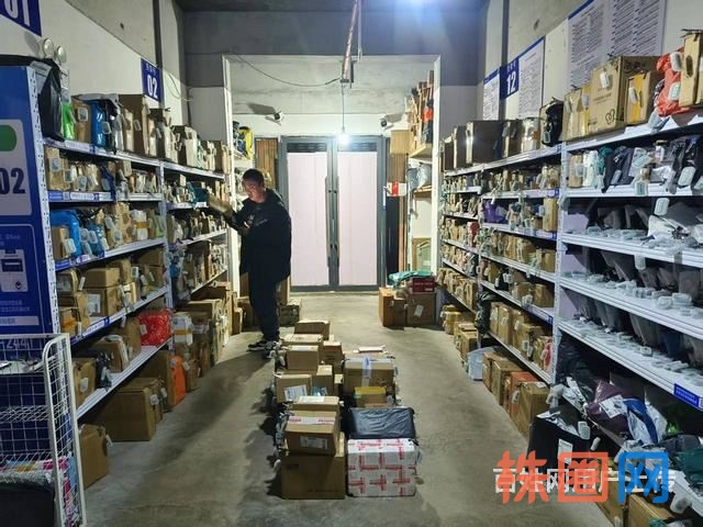 望城区澳海澜庭-月亮湾小区菜鸟驿站+承包区转让 10312